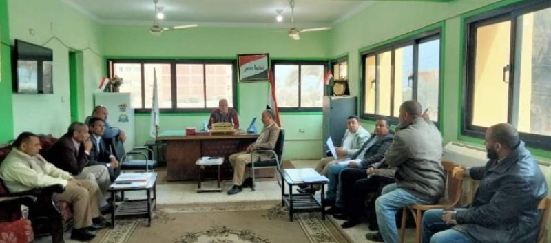 نائب محافظ بنى سويف يعقد اجتماعاً لمتابعة مستجدات الموقف التنفيذي لمشروعات حياة كريمة في قطاع الري