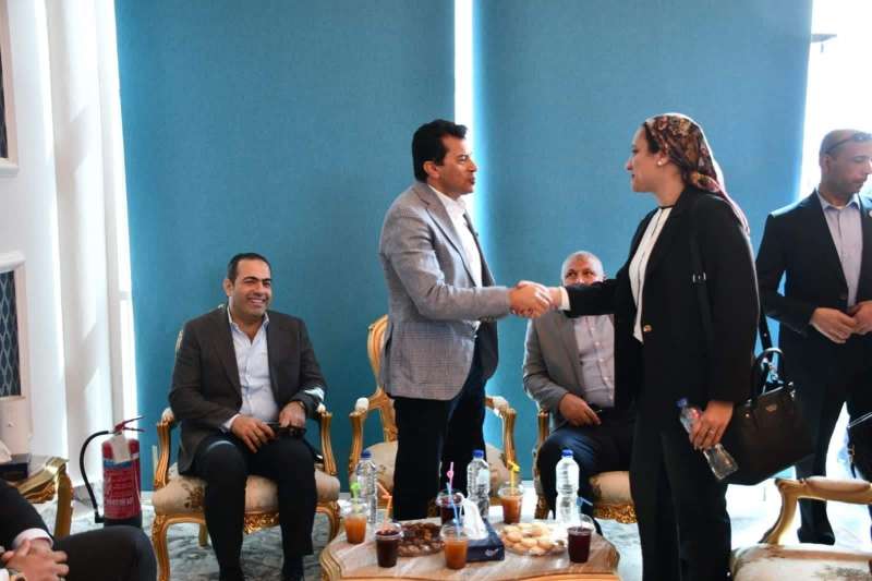 وزير الرياضة يصل محافظة الوادي الجديد لافتتاح وتفقد عدد من المنشآت الشبابية والرياضة