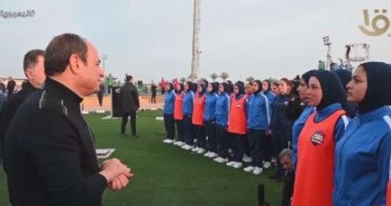 الرئيس السيسى: حماية الوطن هى أشرف مهمة ممكن يقوم بها أى إنسان