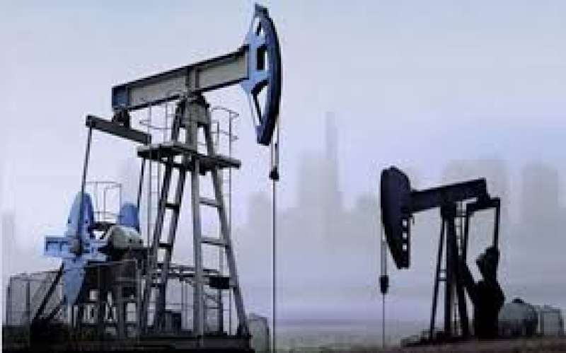 أسعار النفط تسجل مكاسب أسبوعية.. وصعود الخام الأمريكي لـ4%