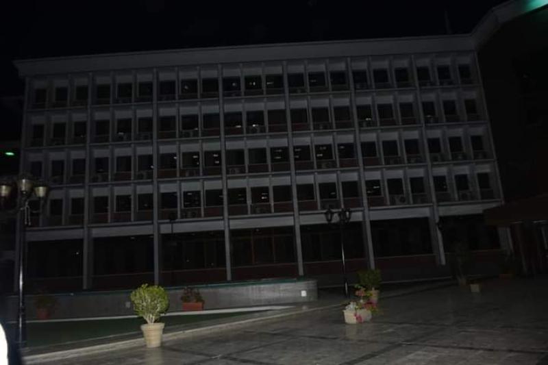 مبنى الاداري بالجامعه