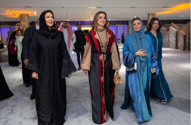 الملكة رانيا العبد الله تشارك في افتتاح معرض بساط الريح ...
