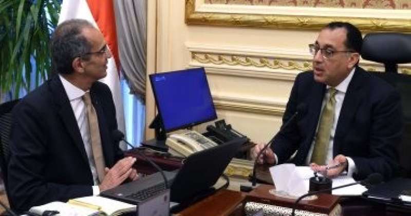 رئيس الوزراء يتابع مع وزير الاتصالات مشروعات الوزارة وبينها ”مصر الرقمية”لا