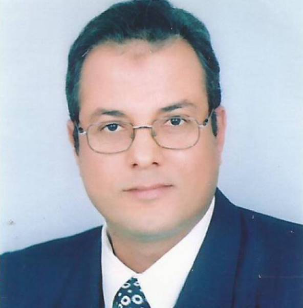  الدكتور ناصر موسي استاذ الكبد والباطنه بطب المنصوره