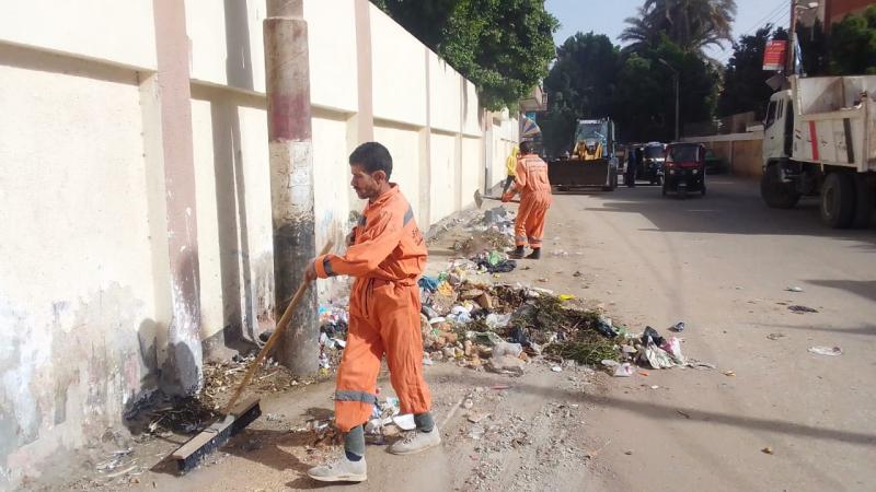 محافظ أسيوط يشدد على تكثيف حملات النظافة بالمراكز استعداداً للأعياد ورفع 834طن مخلفات وقمامة بـ 7 مراكز