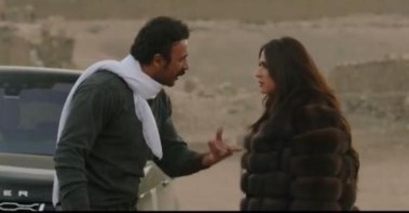 ياسمين عبدالعزيز تُعلق بشكل كوميدي على مشهد لزوجها أحمد العوضي في «ضرب نار»