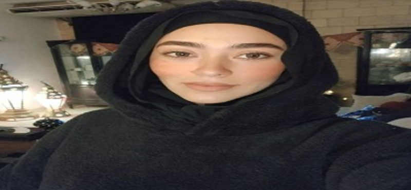 زيزي عادل تعلن ارتداءها الحجاب