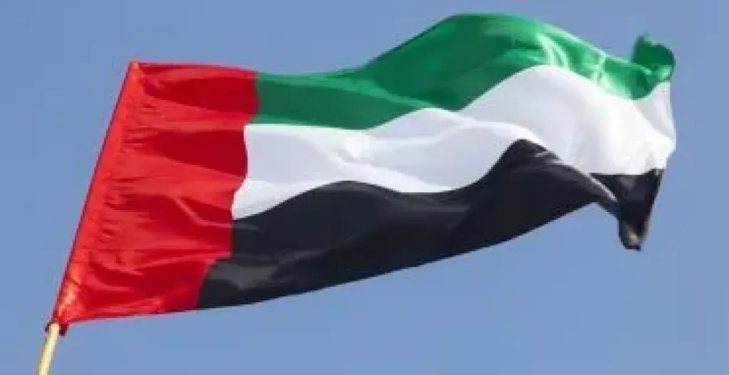 الإمارات: الدفاعات الجوية تعاملت مع تهديدات صاروخية وطائرات مسيرة قادمة من إيران