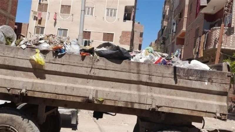 رفع 100 طن مخلفات خلال حملات نظافة بأحياء وقرى المنيا