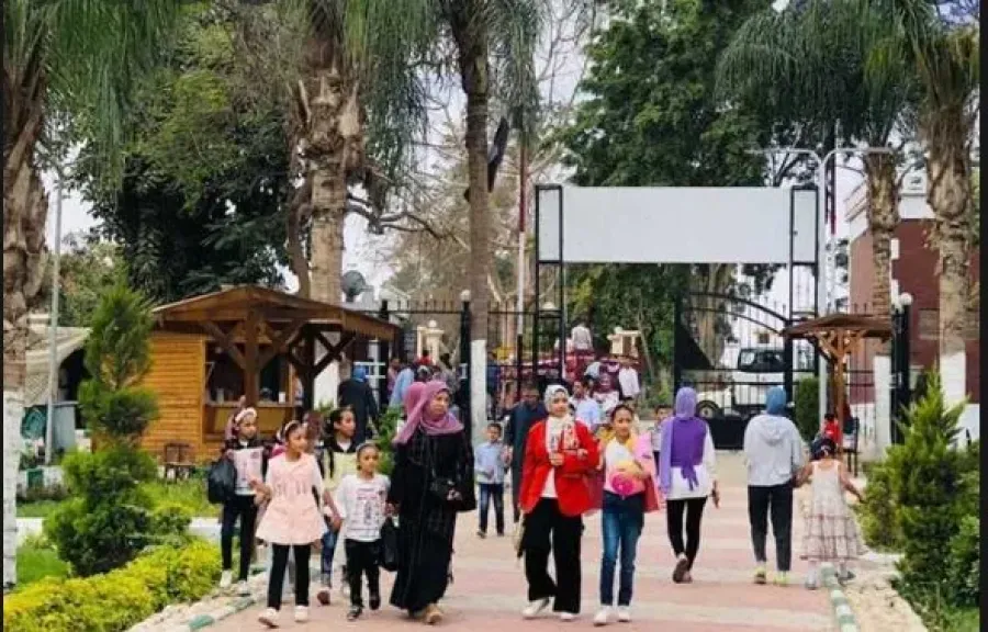 حدائق ومتنزهات أسوان تستقبل المواطنين في ثاني أيام عيد الفطر المبارك