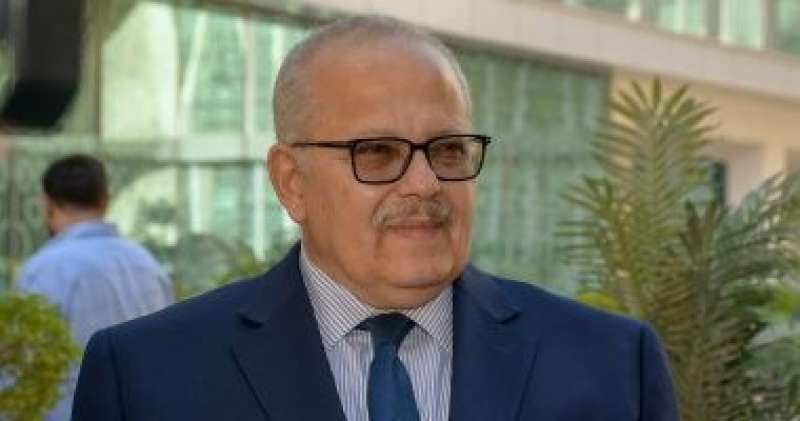 رئيس جامعة القاهرة يهنئ الرئيس السيسى والقوات المسلحة بعيد تحرير سيناء