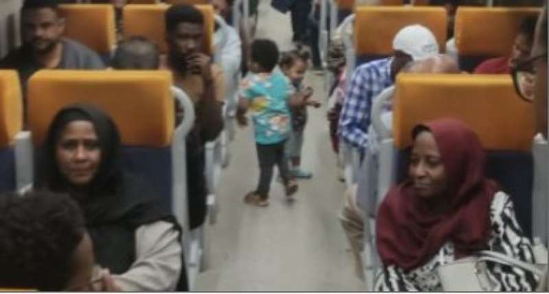 النقل: تسيير رحلات إضافية بالسكة الحديد لاستيعاب أعداد العائدين من السودان
