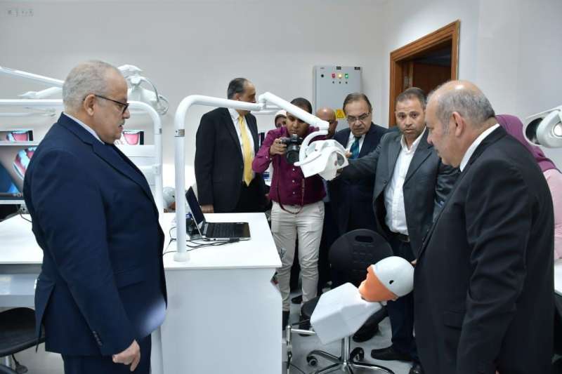 د. الخشت يفتتح مستشفى كلية طب الأسنان التعليمي الجديد بالشيخ زايد