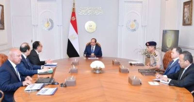 الرئيس السيسي يوجه بضمان العودة الآمنة للمصريين من السودان وتوفير ما يلزم من خدمات بالمعابر البرية