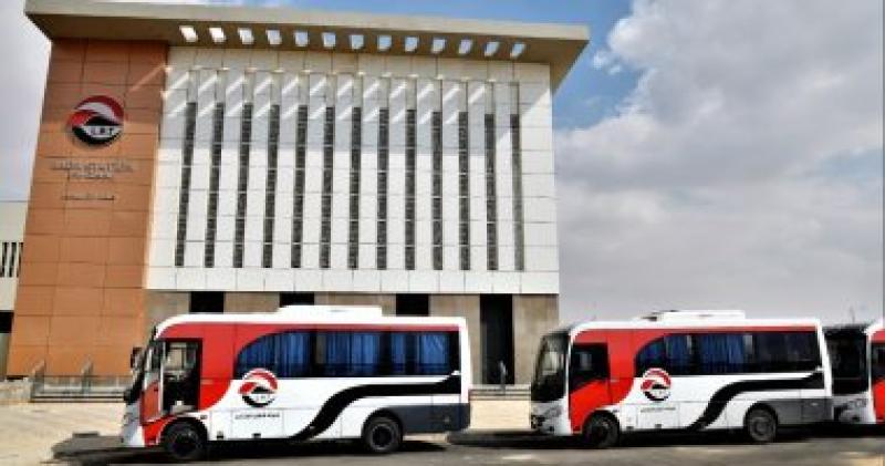 النقل توفر أتوبيسات للربط بين محطات القطار الكهربائى الخفيف ومدن شرق القاهرة