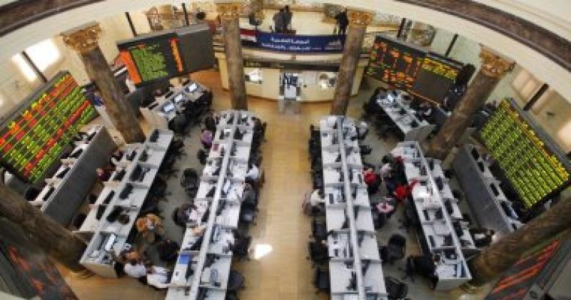 تباين مؤشرات البورصة المصرية في مستهل تعملات اليوم