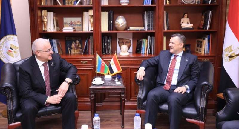 وزير السياحة والآثار يشيد بالعلاقات الثنائية التي تربط مصر وأذربيجان بمختلف المجالات