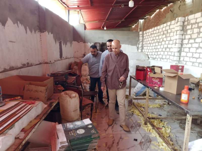 غلق مصنع أغذية فاسدة بالزقازيق خلال حملة لمديرىة الصحة
