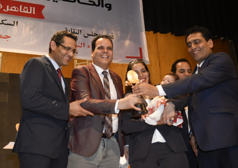  تسلم د. مدحت رشدي جائزة الصحافة المصرية الأولي 