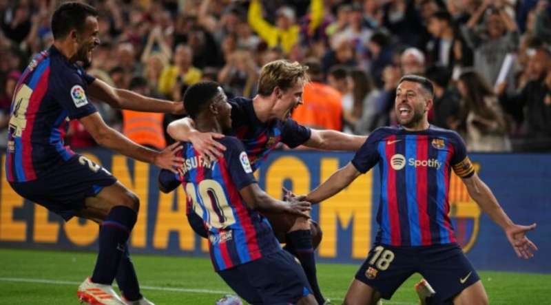 برشلونة يحتفل بلقب الدوري الإسباني أمام ريال سوسيداد
