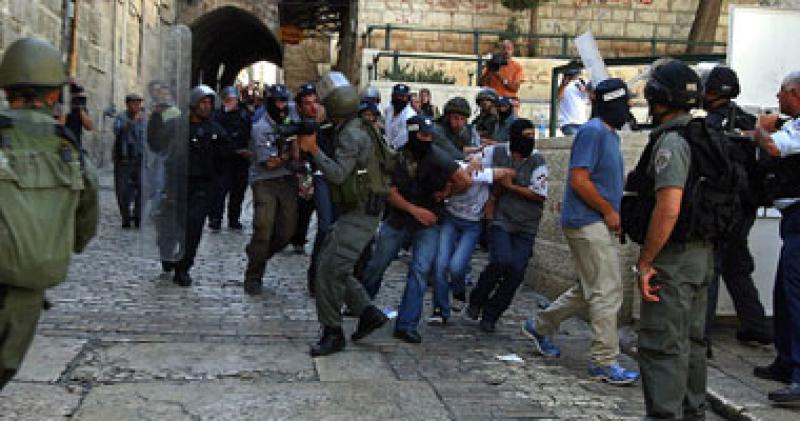 عشرات المستوطنين الإسرائيليين يقتحمون المسجد الأقصى بحماية شرطة الاحتلال