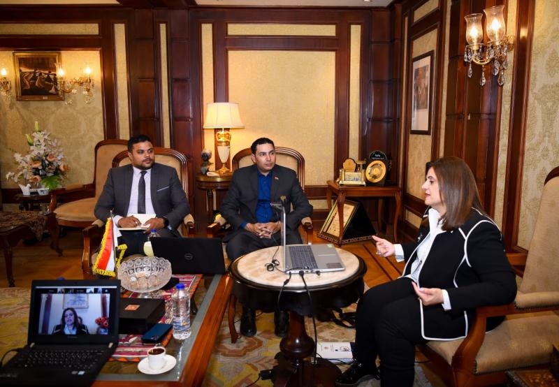 وزيرة الهجرة تعقد اجتماعا تشاوريا مع أعضاء ”شركة المصريين بالخارج للاستثمار”