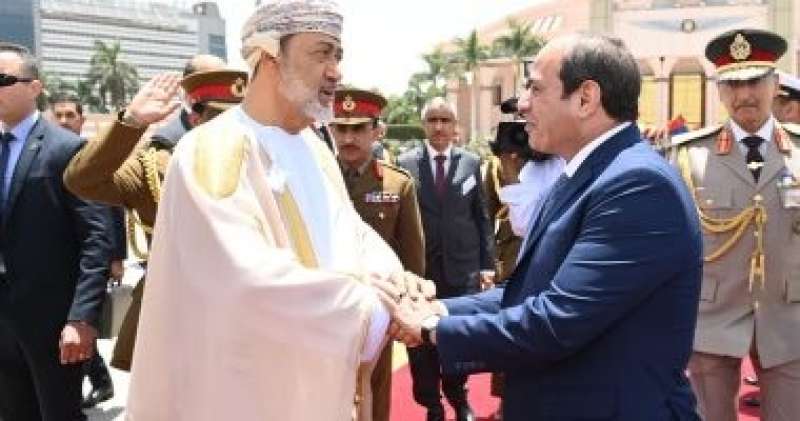 سلطان عُمان يختتم زيارته للقاهرة ويبعث برقيَّة شكر وتقدير للرئيس السيسي
