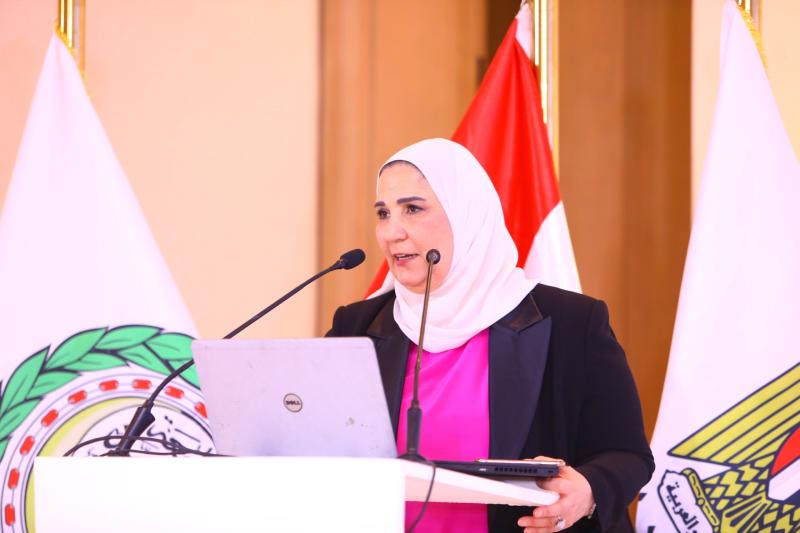نفين القباج وزيرة التضامن الاجتماعي تلقي كلمة رئيس الوزراء 