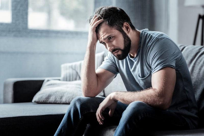 تقرير يكشف حقيقة إصابة الرجال باكتئاب ما بعد الولادة