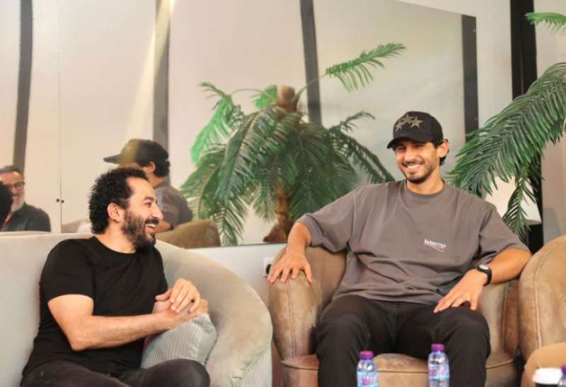 بيومي فؤاد وأحمد حجازي يشاركان حلمي نجاح ”ميمو” في جدة
