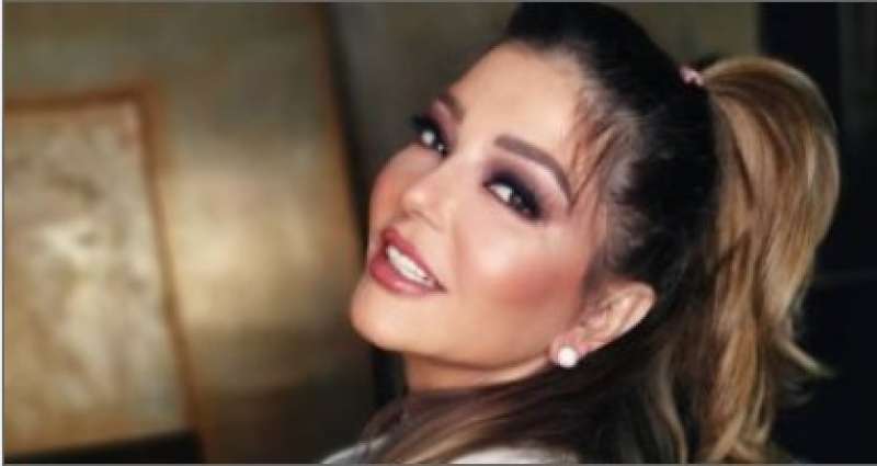 الديفا سميرة سعيد تطرح أحدث أغانيها بعنوان ”إنسان آلى”