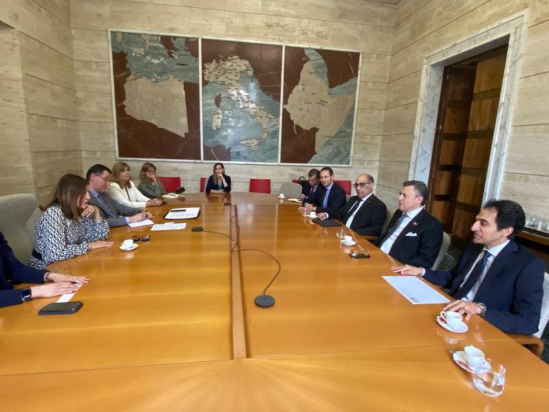 وزير السياحة يجتمع مع نظيرته الإيطالية وممثلي وزارة الثقافة بروما  ‏