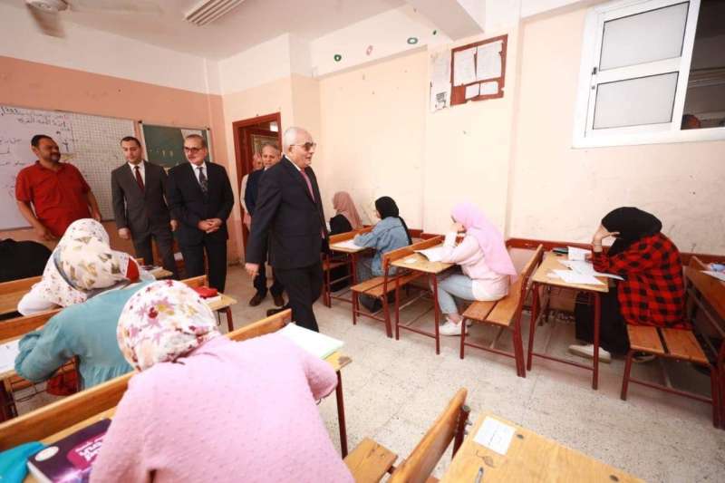 وزير التربية والتعليم ومحافظ كفر الشيخ يتفقدان لجان الثانوية العامة ببيلا
