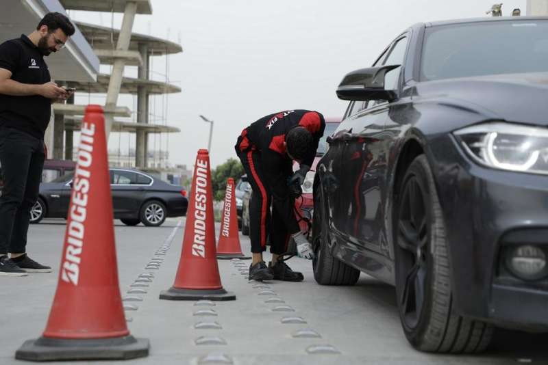 حملة من ”بريجستون” لتعزيز سلامة الإطارات بمحطات الوقود بالقاهرة الكبرى