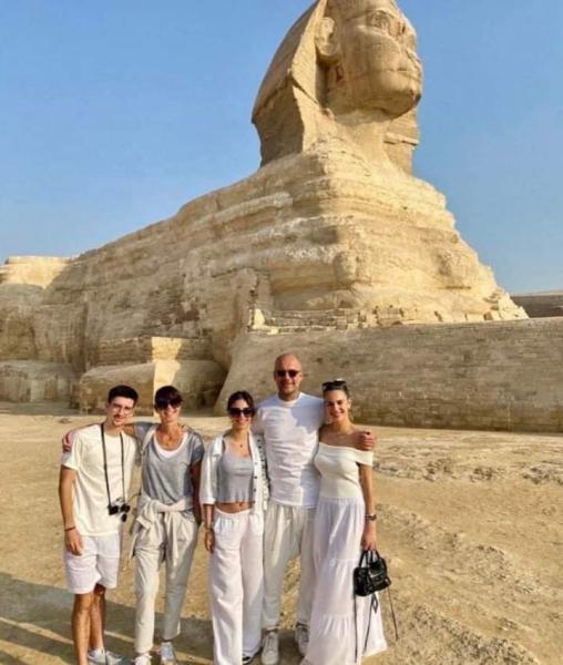 جوارديولا وعائلته في زيارة للمتحف القومي للحضارة المصرية بالفساط