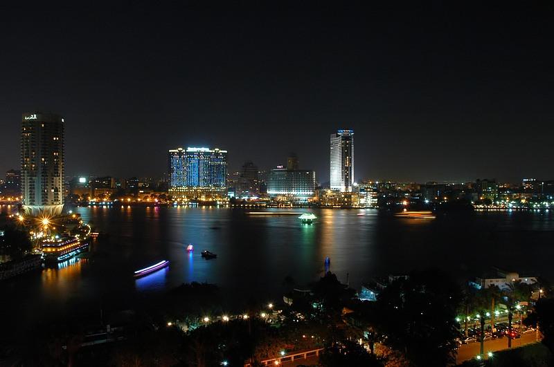 القاهرة ليلًا