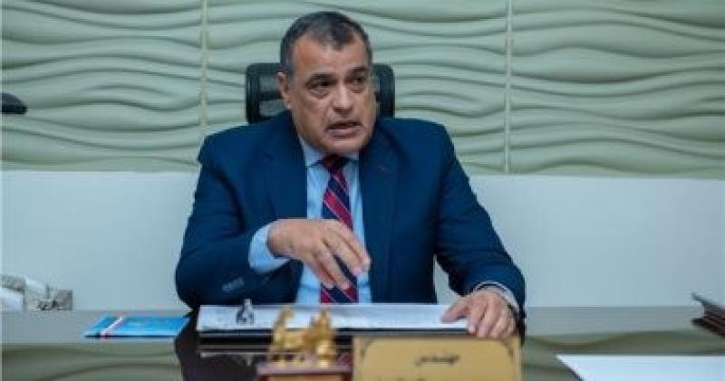”وزير الإنتاج الحربي” يتفقد مكاتب العاملين بمقر الوزارة بالعاصمة الإدارية الجديدة