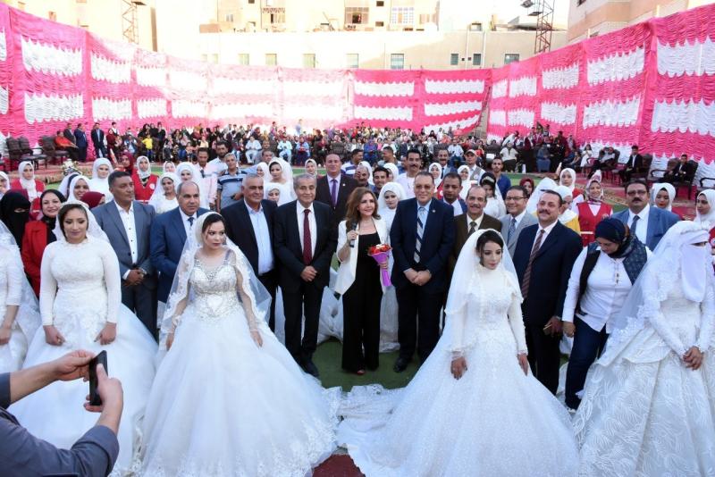 المنطقة الشمالية العسكرية تنظم حفل زفاف جماعى لـ 300 شاب وفتاة
