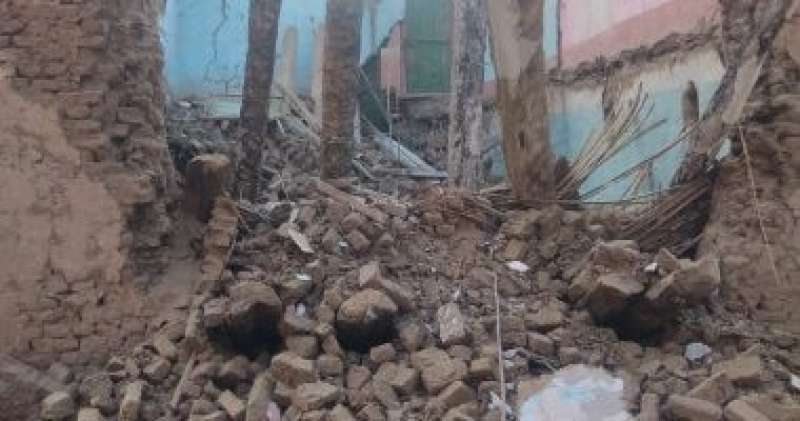 انهيار منزل مكون من طابقين بقرية الدوية فى بنى سويف