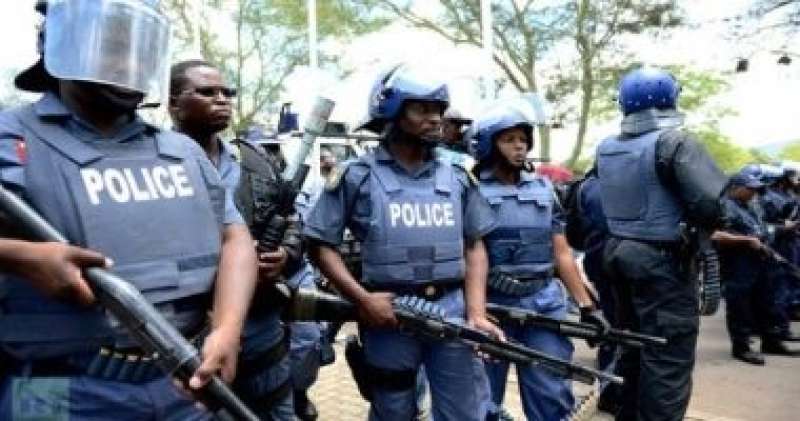 إصابة 77 شخصا جراء تصادم حافلتين في جنوب إفريقيا