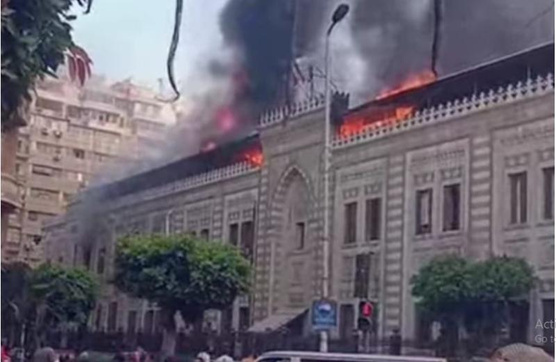 متحدث ”الأوقاف” يكشف أسباب حريق مبنى الوزارة القديم وحقيقة سرقة بعض محتوياتها