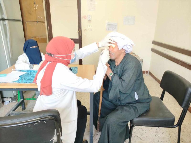 صحة الشرقية: الكشف الطبي المجاني على 3007 مرضى وتحويل 30 حالة لإجراء عمليات
