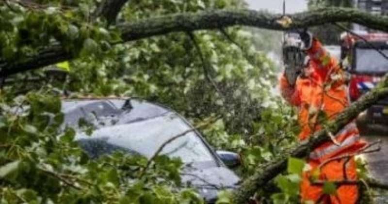 انقطاع الكهرباء عن 30 ألف مواطن فى التشيك إثر عاصفة رعدية