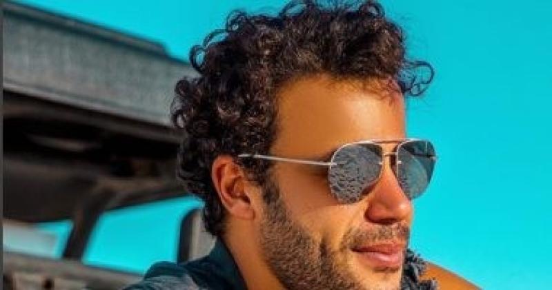 محمد عادل إمام يروج لفيلم «اللعب مع العيال»