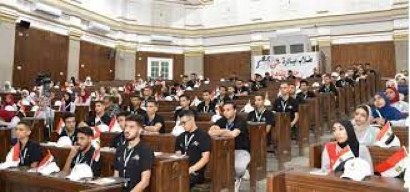 جامعة القاهرة تواصل فعاليات معسكر القيادة الفعالة حول تطوير الوعي الوطني