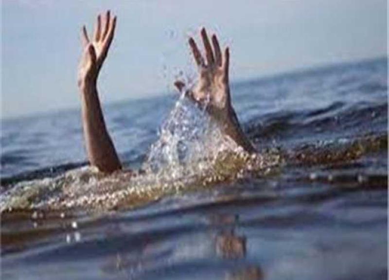 مصرع طالب غرقًا أثناء تعلم السباحة والهروب من الموجه الحارة بالمنيا