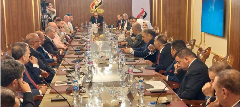 جانب من إجتماع  المكتب التنفيذي لحزب مصر الحديثة