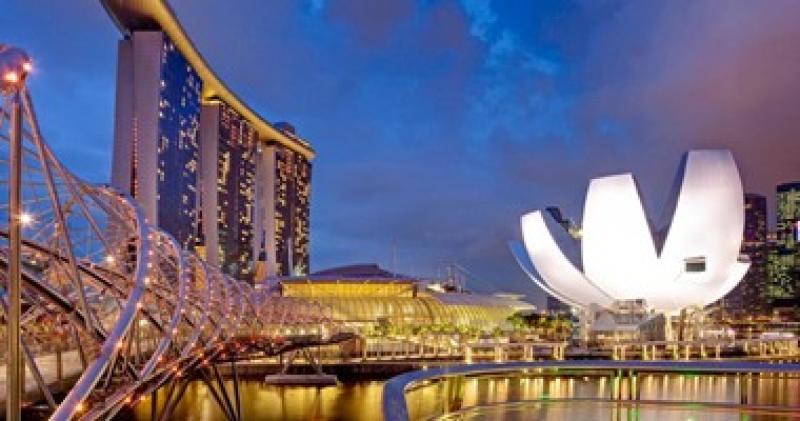 رئيس وزراء سنغافورة يهنئ شانموجاراتنام بمناسبة فوزه في الانتخابات الرئاسية