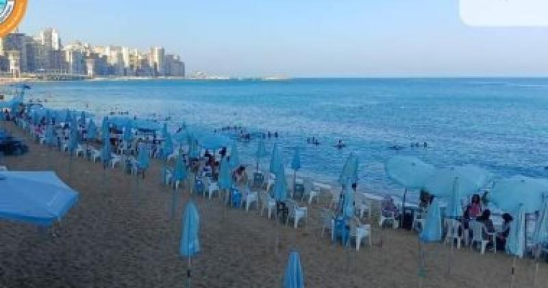 ”السياحة والمصايف” بالإسكندرية تطالب المصطافين بالسباحة بحذر على شواطئ العجمى