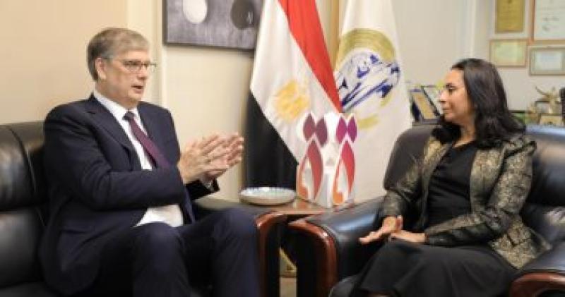 مايا مرسي والسفير بيتر موليما سفير هولندا بالقاهرة
